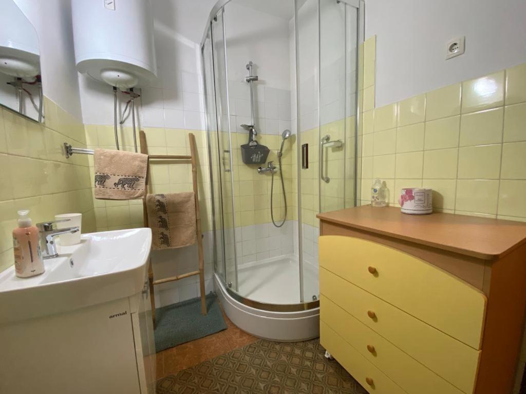 2 bedroom apartment/parking/market Split Eksteriør bilde