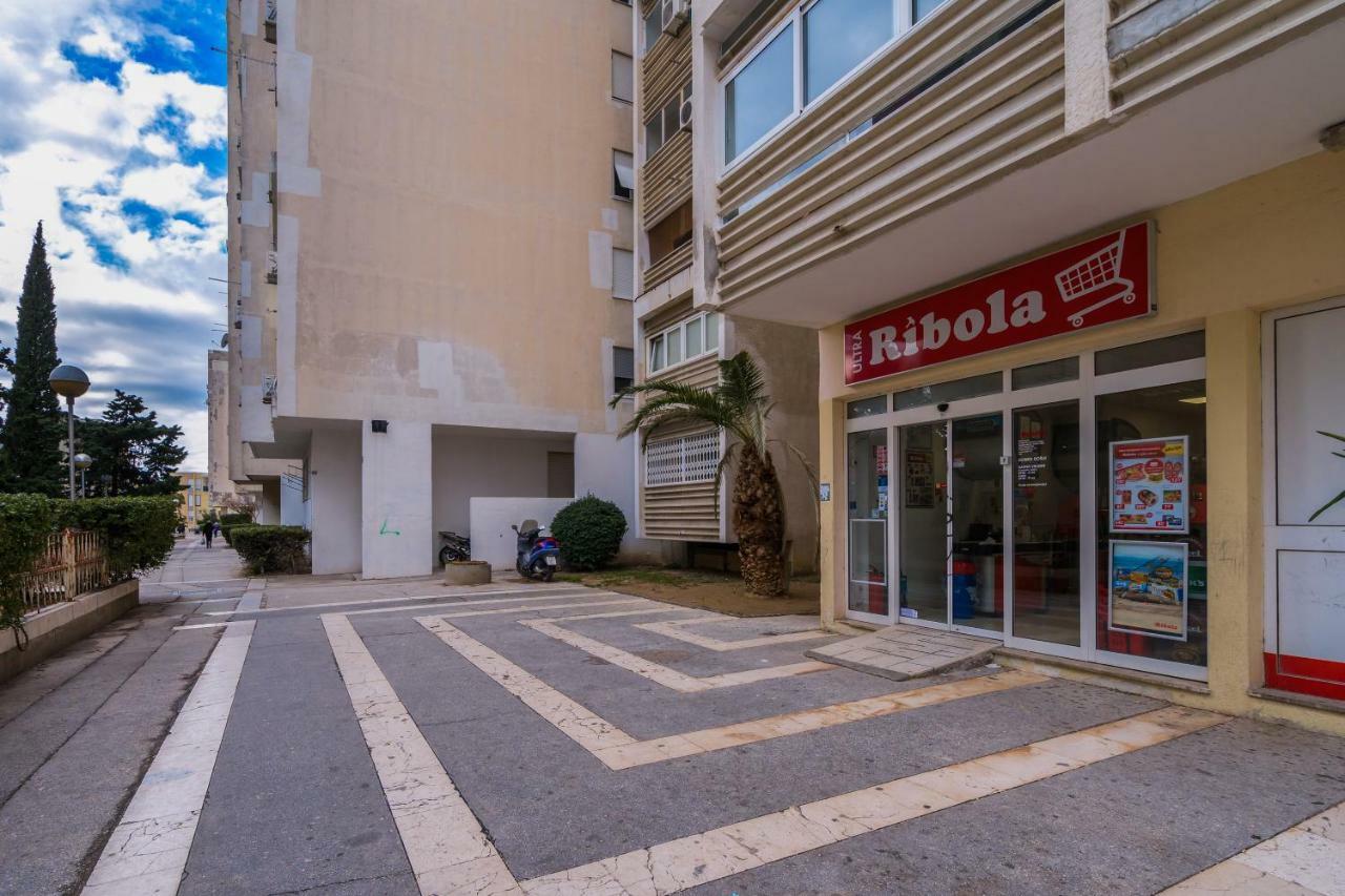 2 bedroom apartment/parking/market Split Eksteriør bilde
