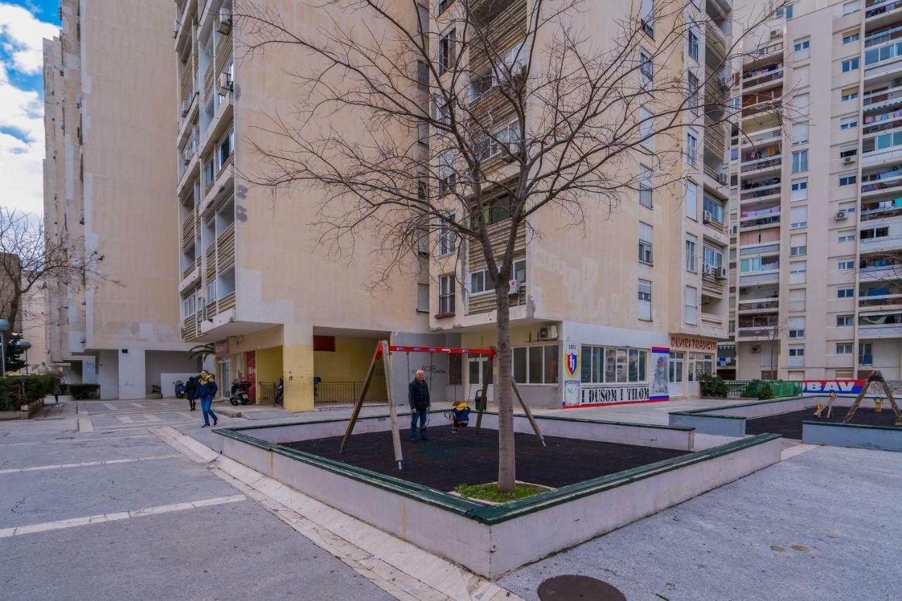 2 bedroom apartment/parking/market Split Eksteriør bilde